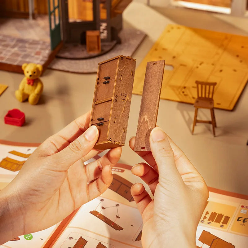 Tipsy Restaurant Mini House Kit